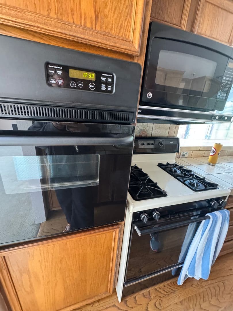 Lakewood House: 12224 Nyanza Road