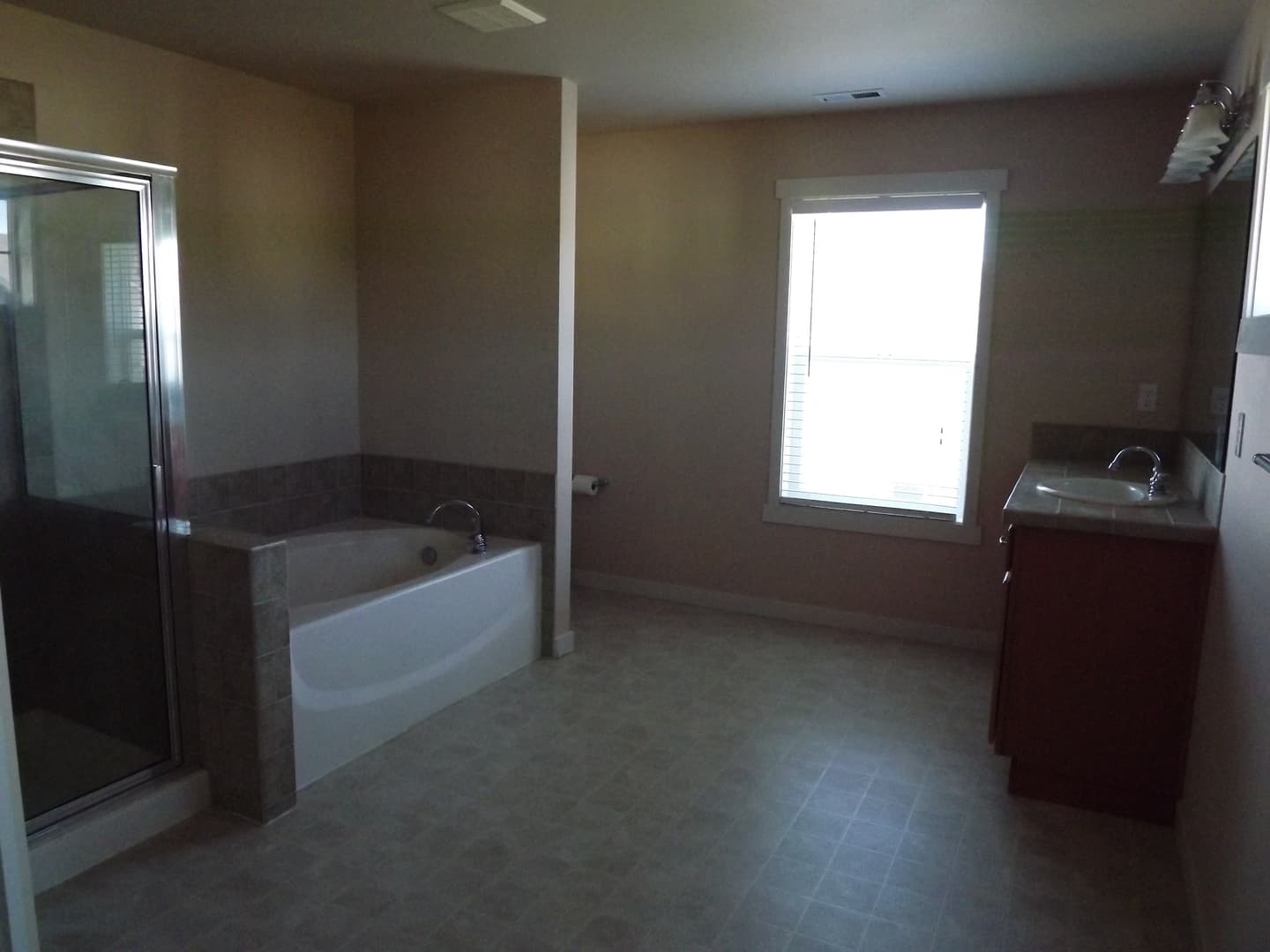 Puyallup House: 18616 94th Lane E.