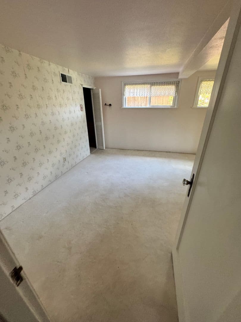 Lakewood House: 12224 Nyanza Road
