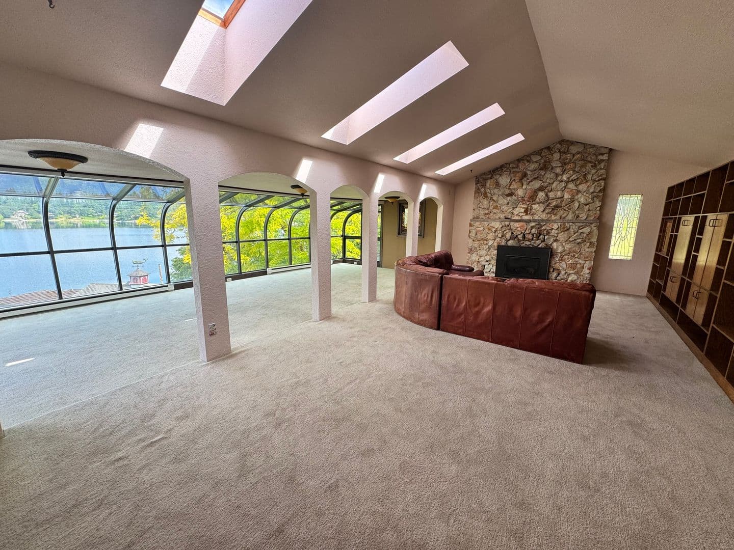 Lakewood House: 12224 Nyanza Road
