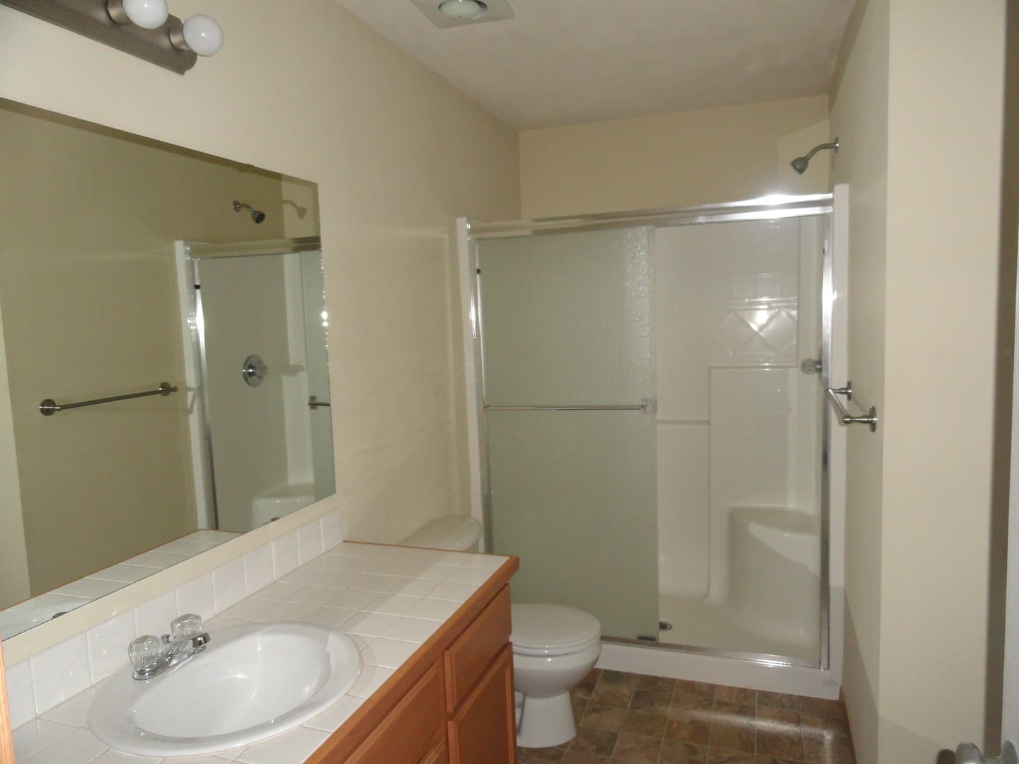 Puyallup House: 10511 140th St. Ct. E.#33