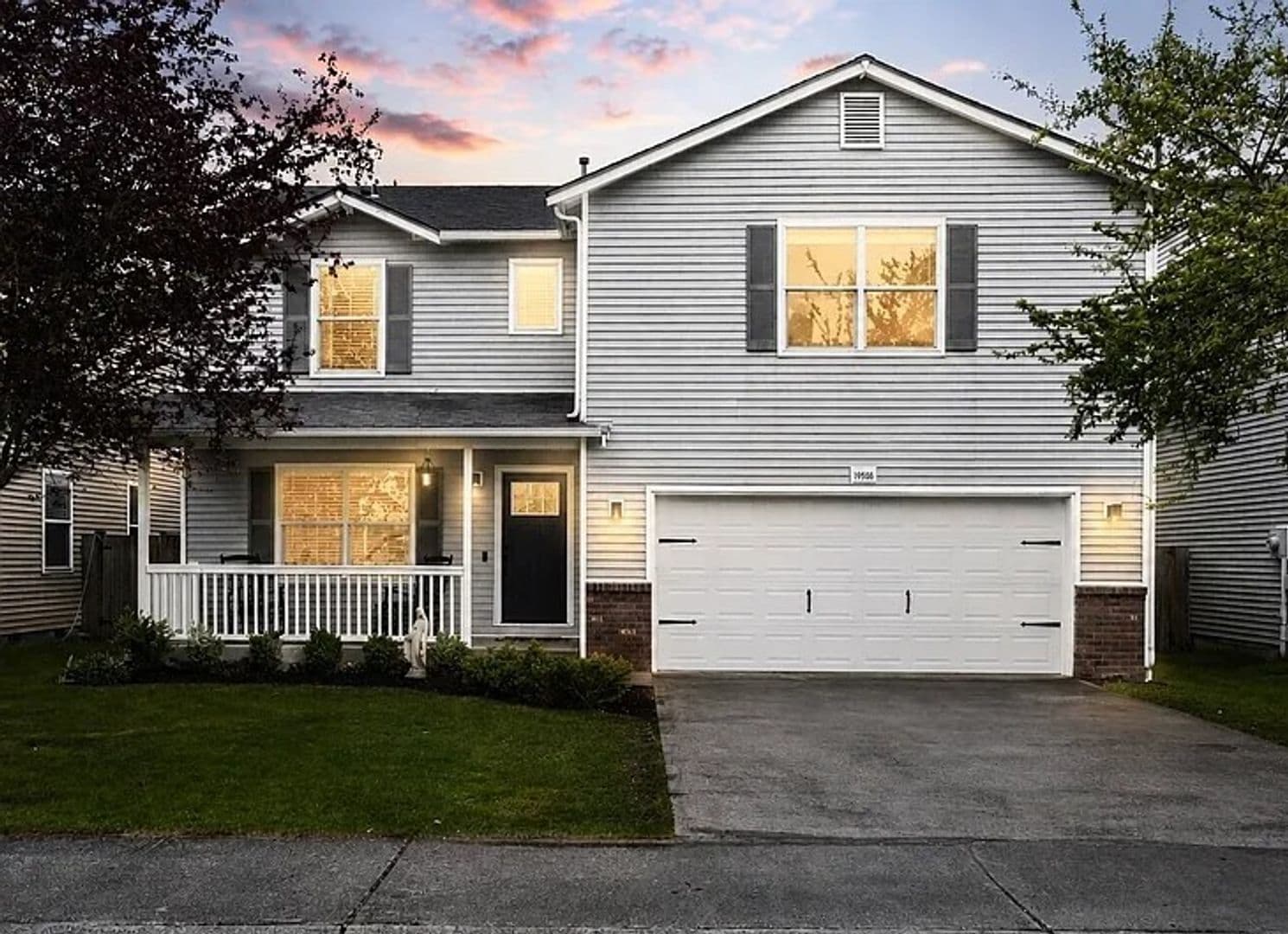 Graham House: 19506 104th Ave E