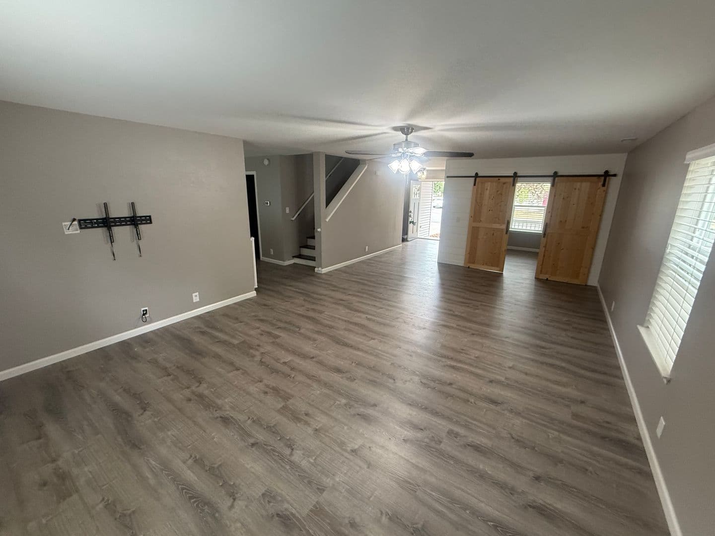 Graham House: 19506 104th Ave E