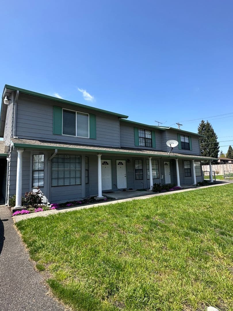 Tacoma Apartment: 1738 S. 82nd St.