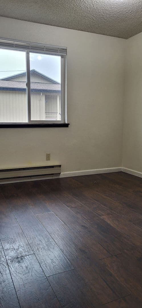 Tacoma Apartment: 1738 S. 82nd St.
