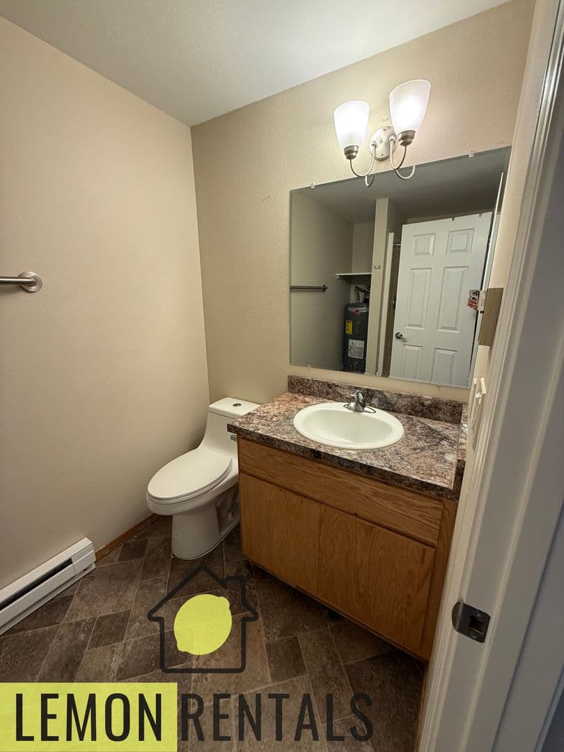 Yakima Apartment: 110 N 9th St