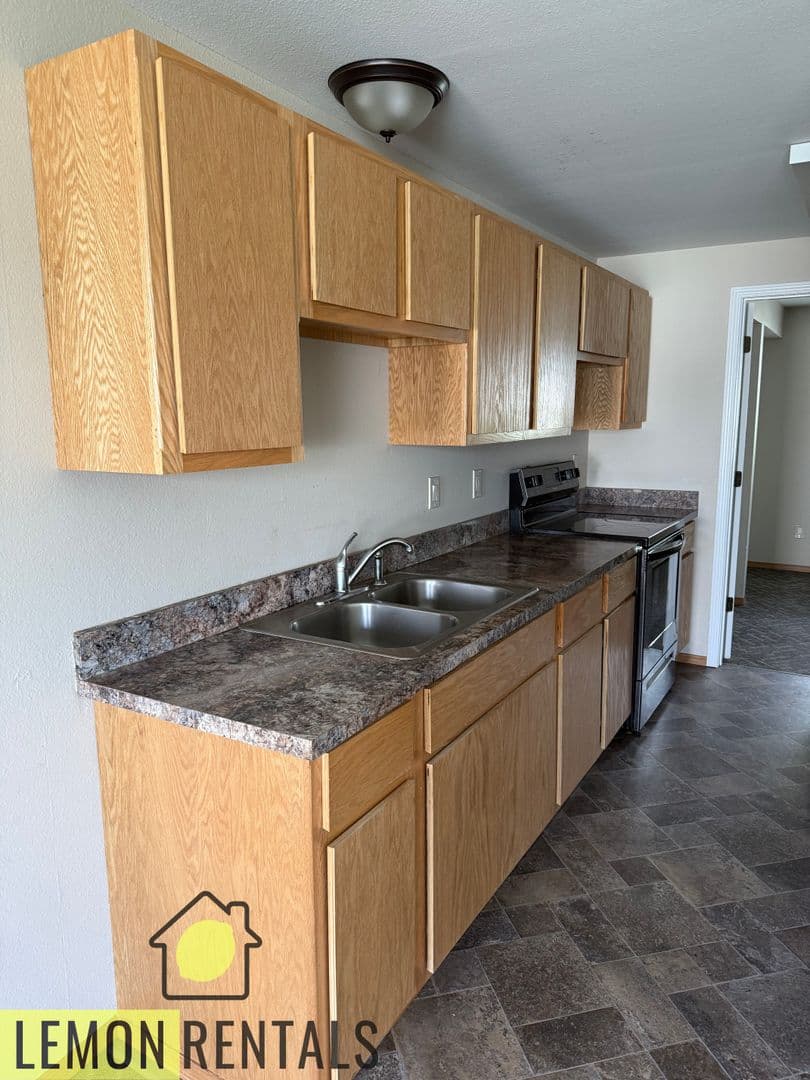 Yakima Apartment: 110 N 9th St