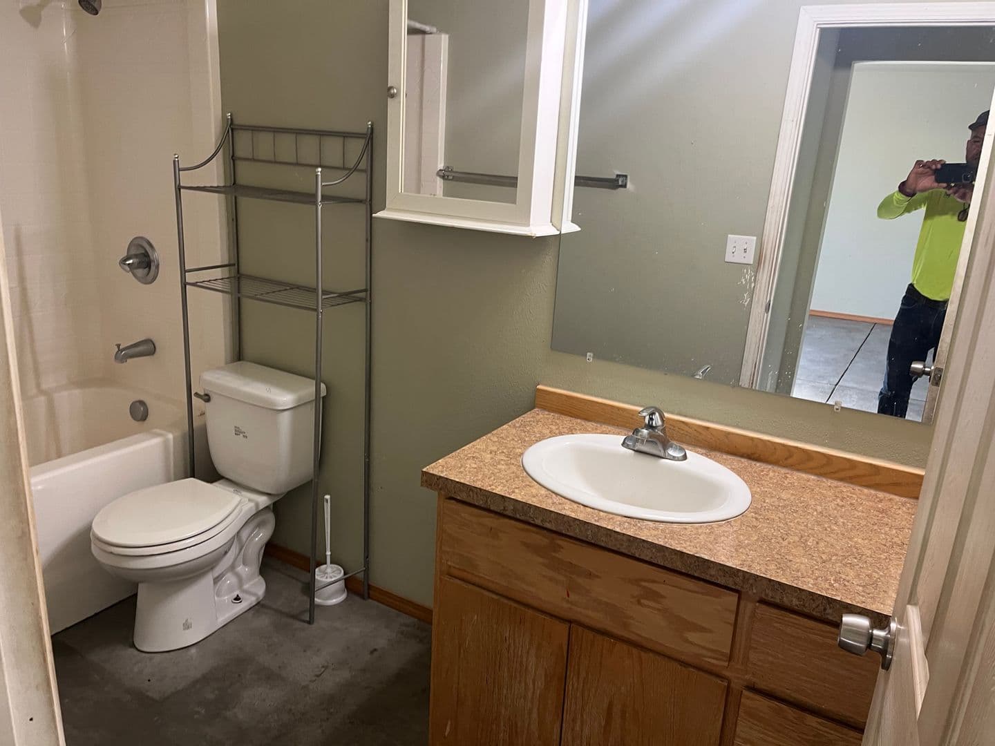 Yakima Apartment: 1526 S 8th Ave