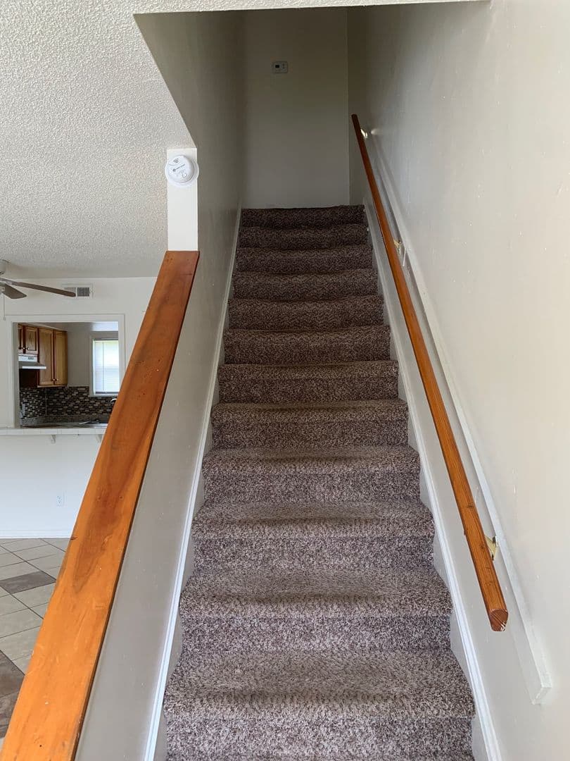 Washington Townhome: 940 Runyon Rd