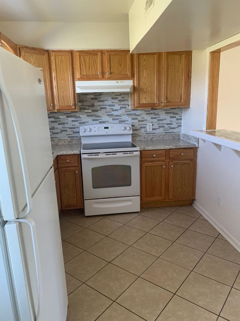 Washington Townhome: 940 Runyon Rd