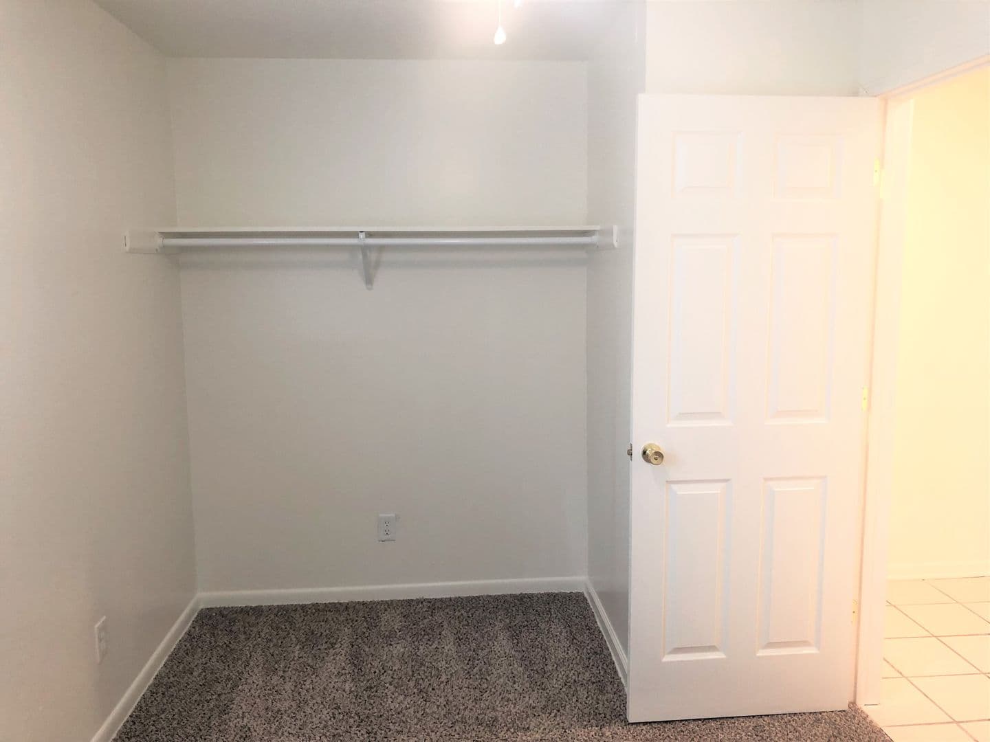 Washington Townhome: 940 Runyon Rd