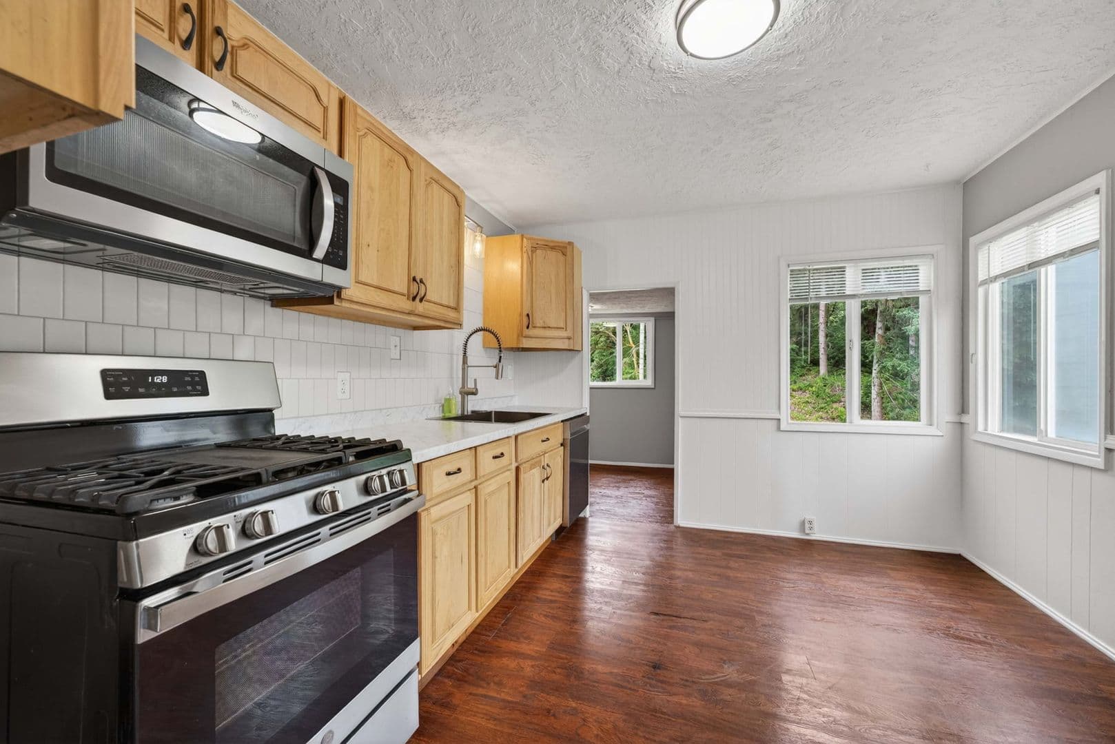Camas House: 2401 NE Everett Street