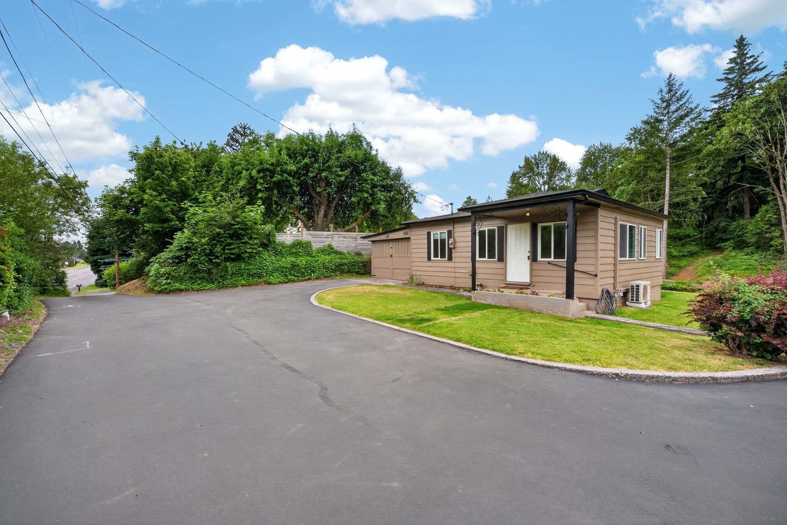 Camas House: 2401 NE Everett Street