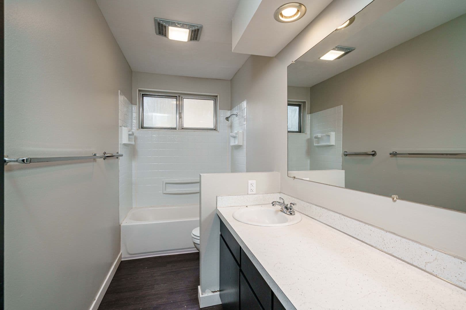 Camas Apartment: E First Avenue