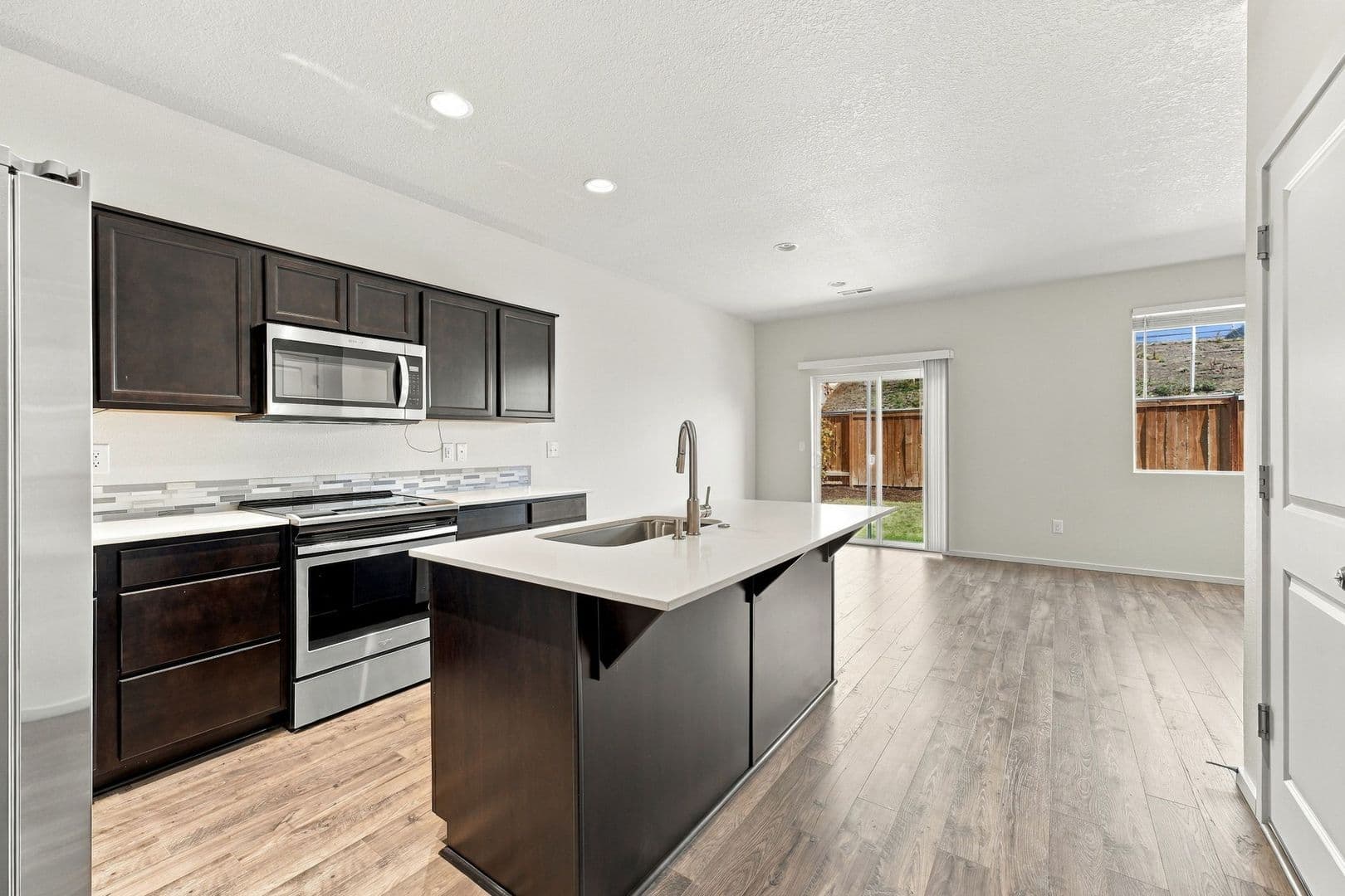Ridgefield House: 2212 S Chukar Drive