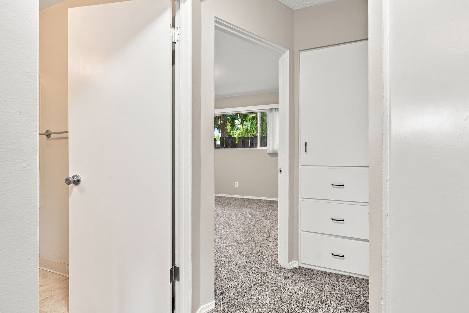 Vancouver Apartment: E 28th Street