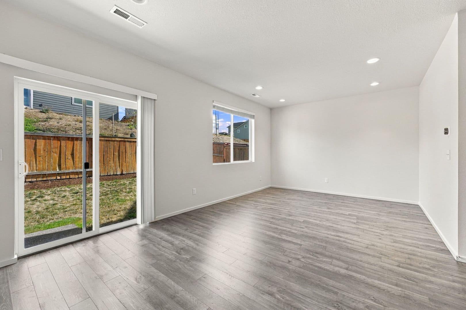 Ridgefield House: 2212 S Chukar Drive
