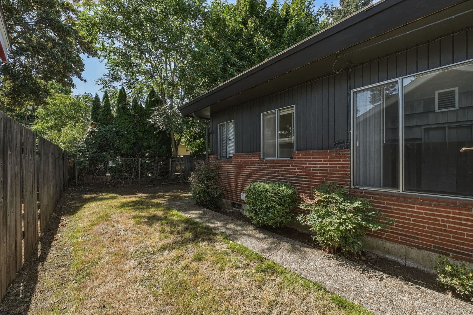 Vancouver Apartment: E 28th Street