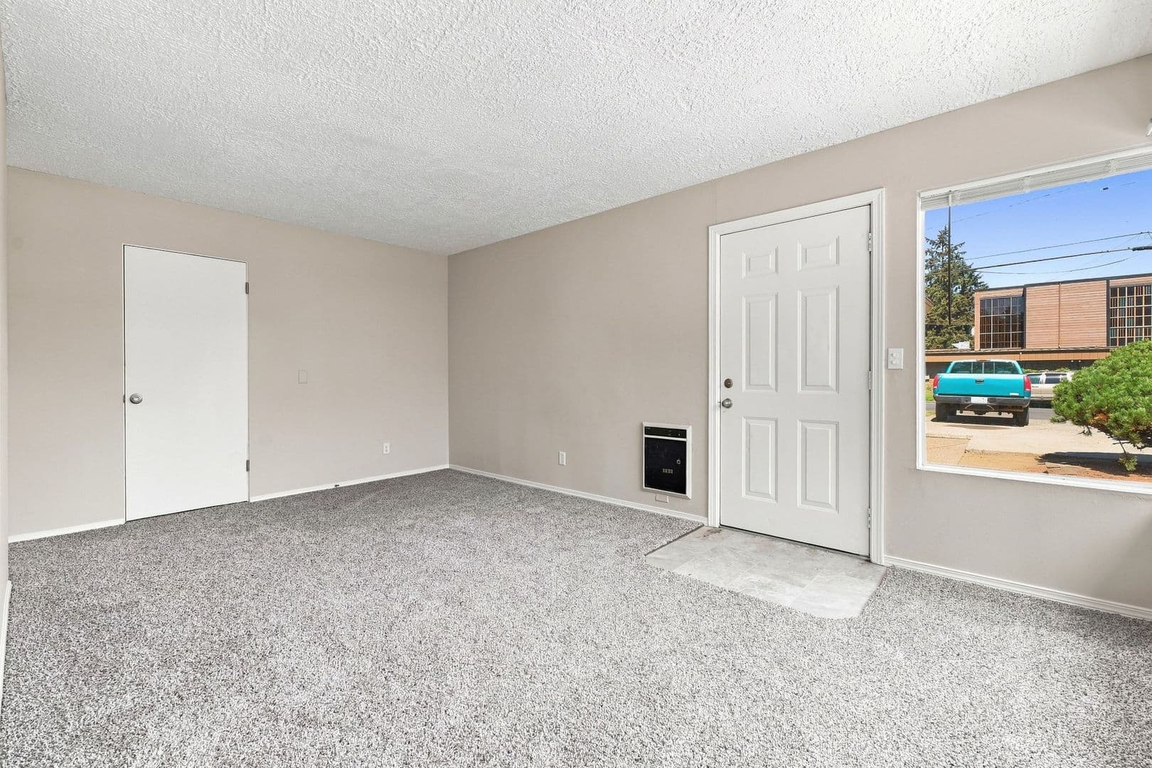 Vancouver Apartment: E 28th Street