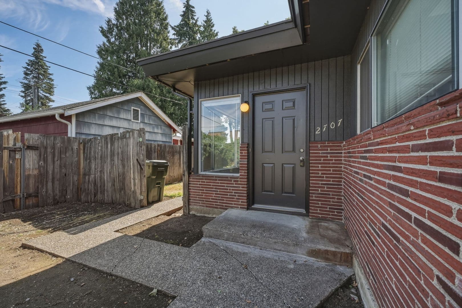 Vancouver Apartment: E 28th Street