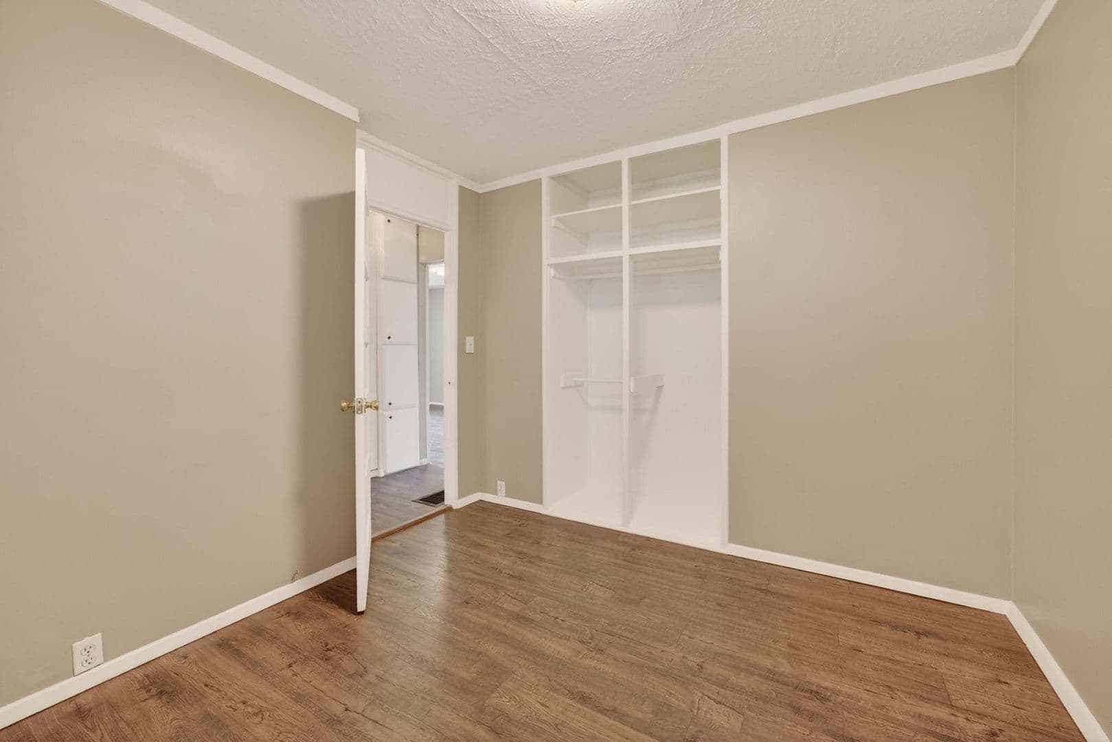 Camas House: 2401 NE Everett Street