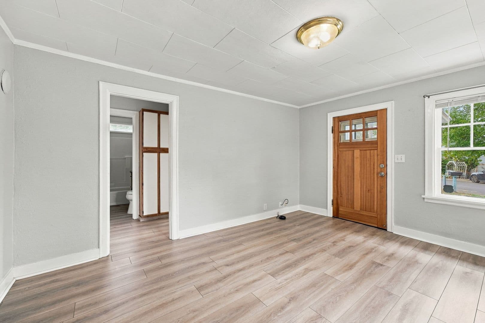 Camas House: 2445 NE 3rd Loop