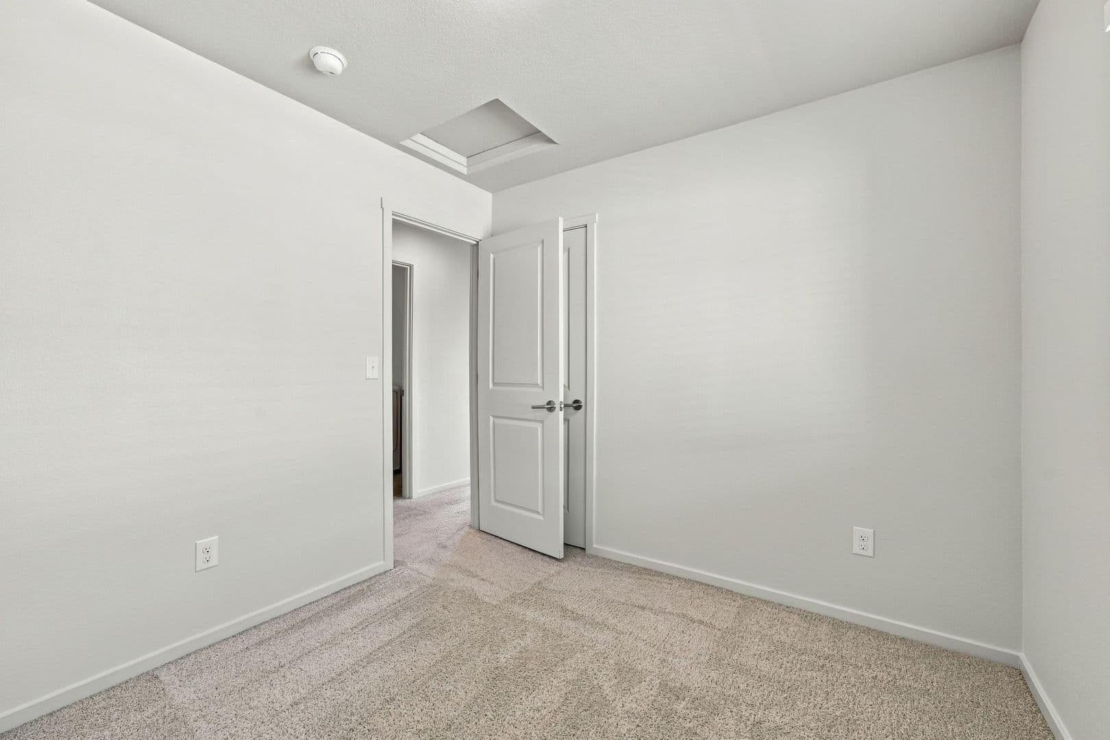Ridgefield House: 2212 S Chukar Drive