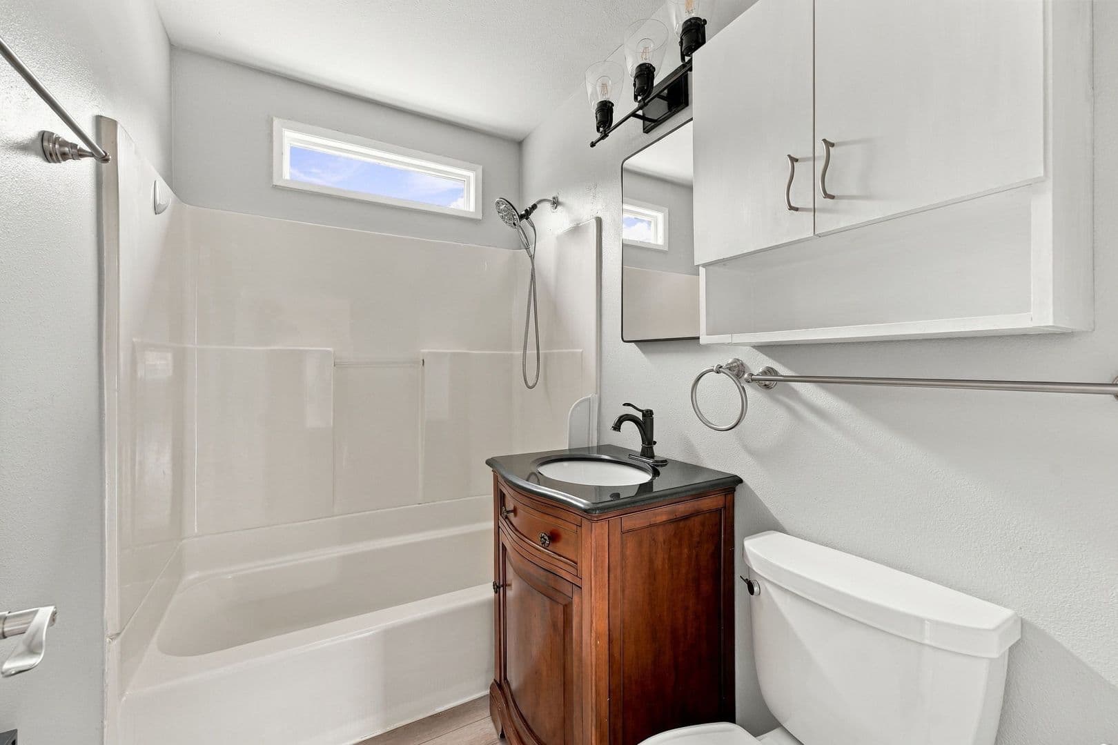 Camas House: 2445 NE 3rd Loop