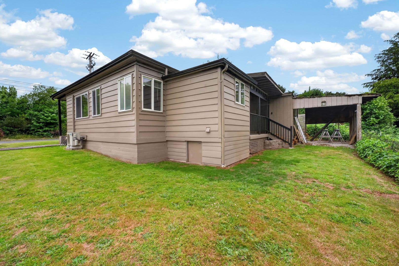 Camas House: 2401 NE Everett Street