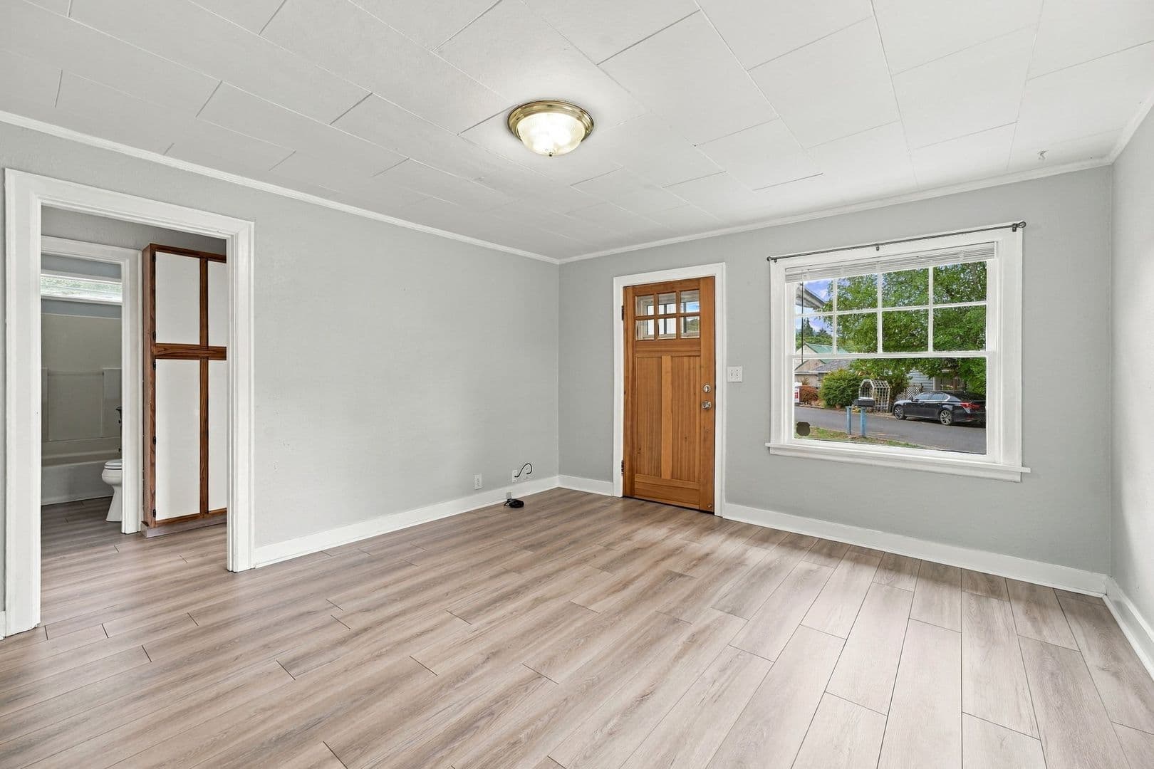Camas House: 2445 NE 3rd Loop