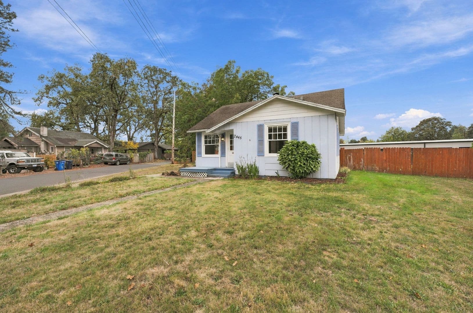 Camas House: 2445 NE 3rd Loop