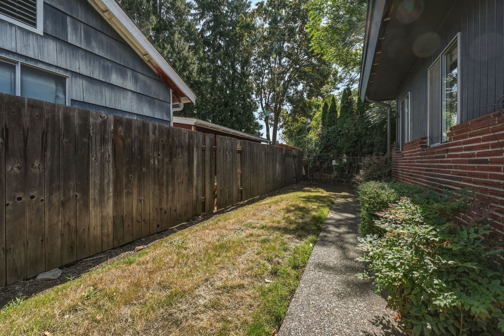 Vancouver Apartment: E 28th Street