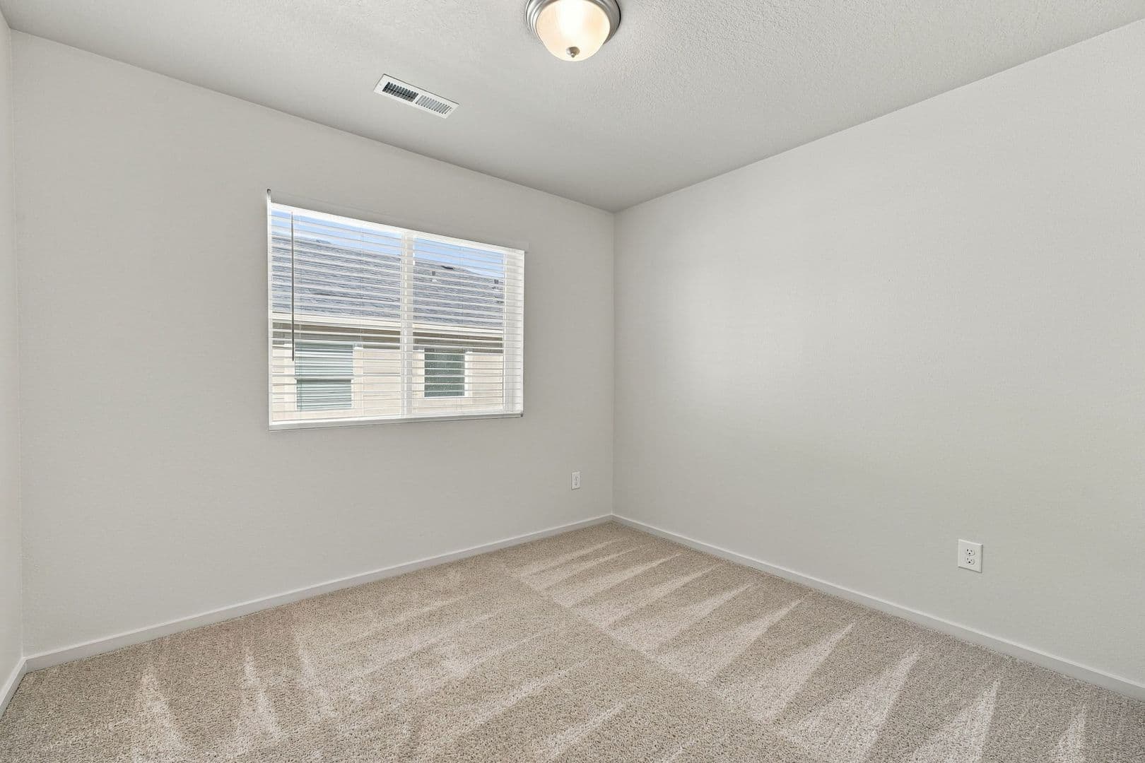 Ridgefield House: 2212 S Chukar Drive