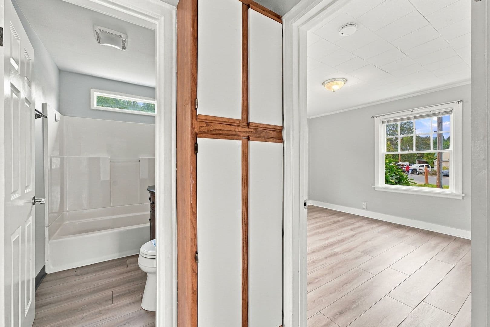 Camas House: 2445 NE 3rd Loop