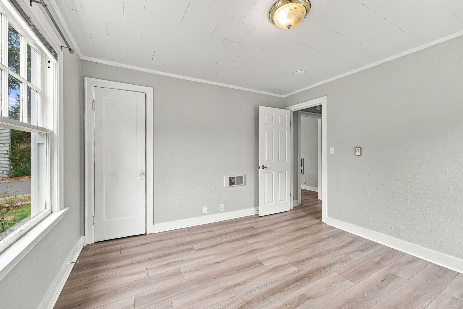 Camas House: 2445 NE 3rd Loop