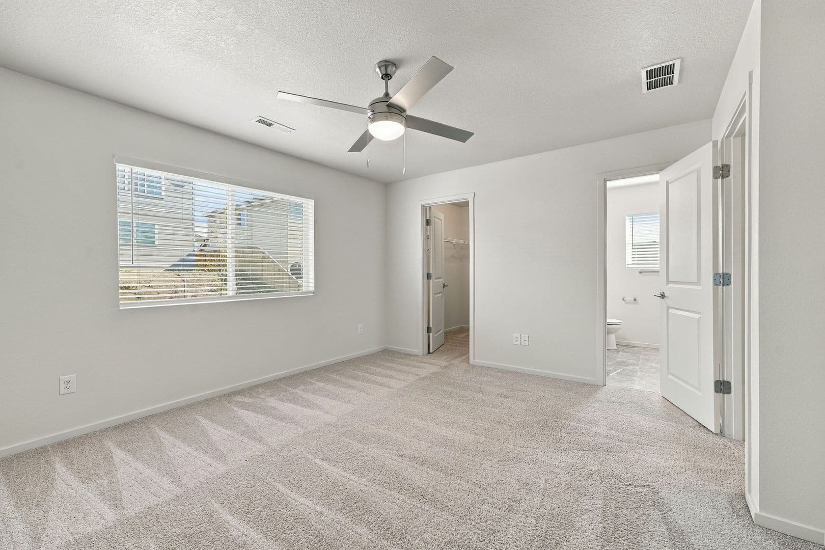 Ridgefield House: 2212 S Chukar Drive