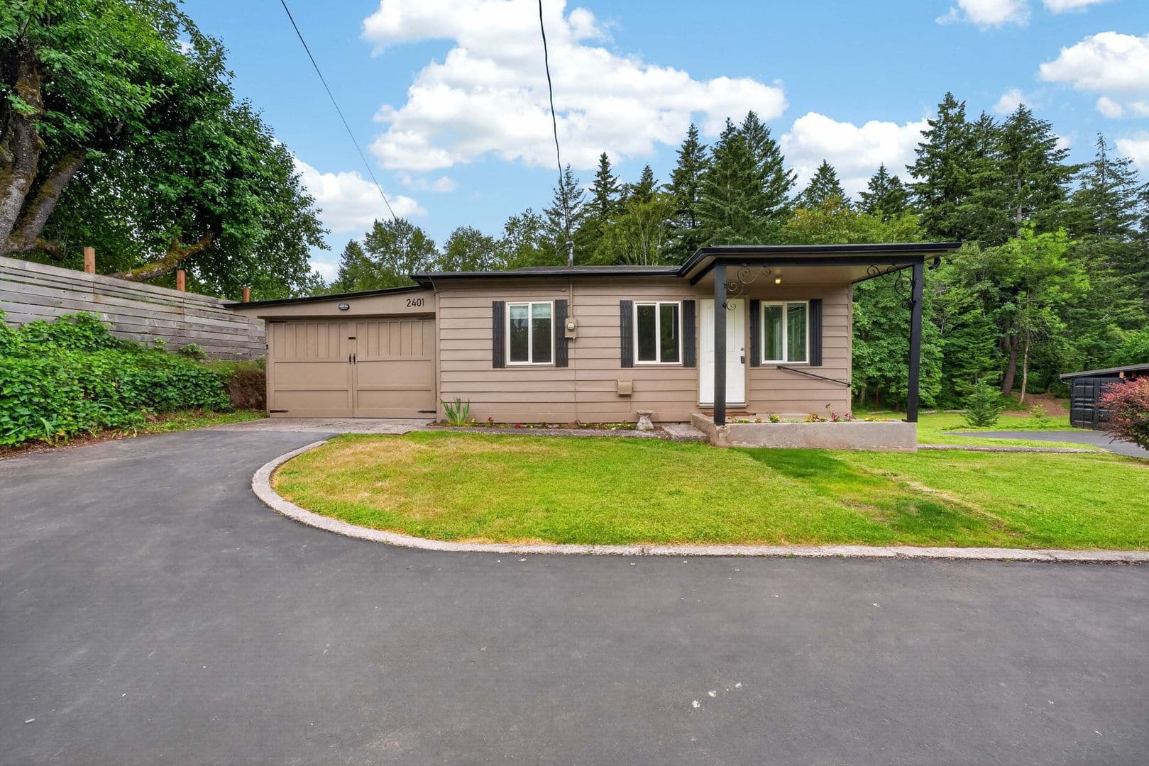 Camas House: 2401 NE Everett Street