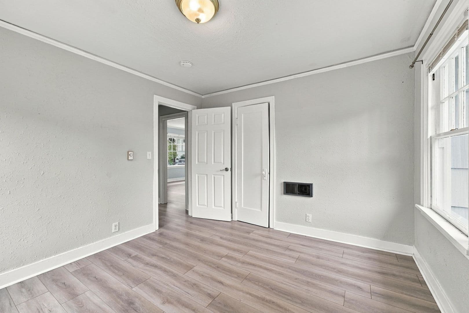 Camas House: 2445 NE 3rd Loop