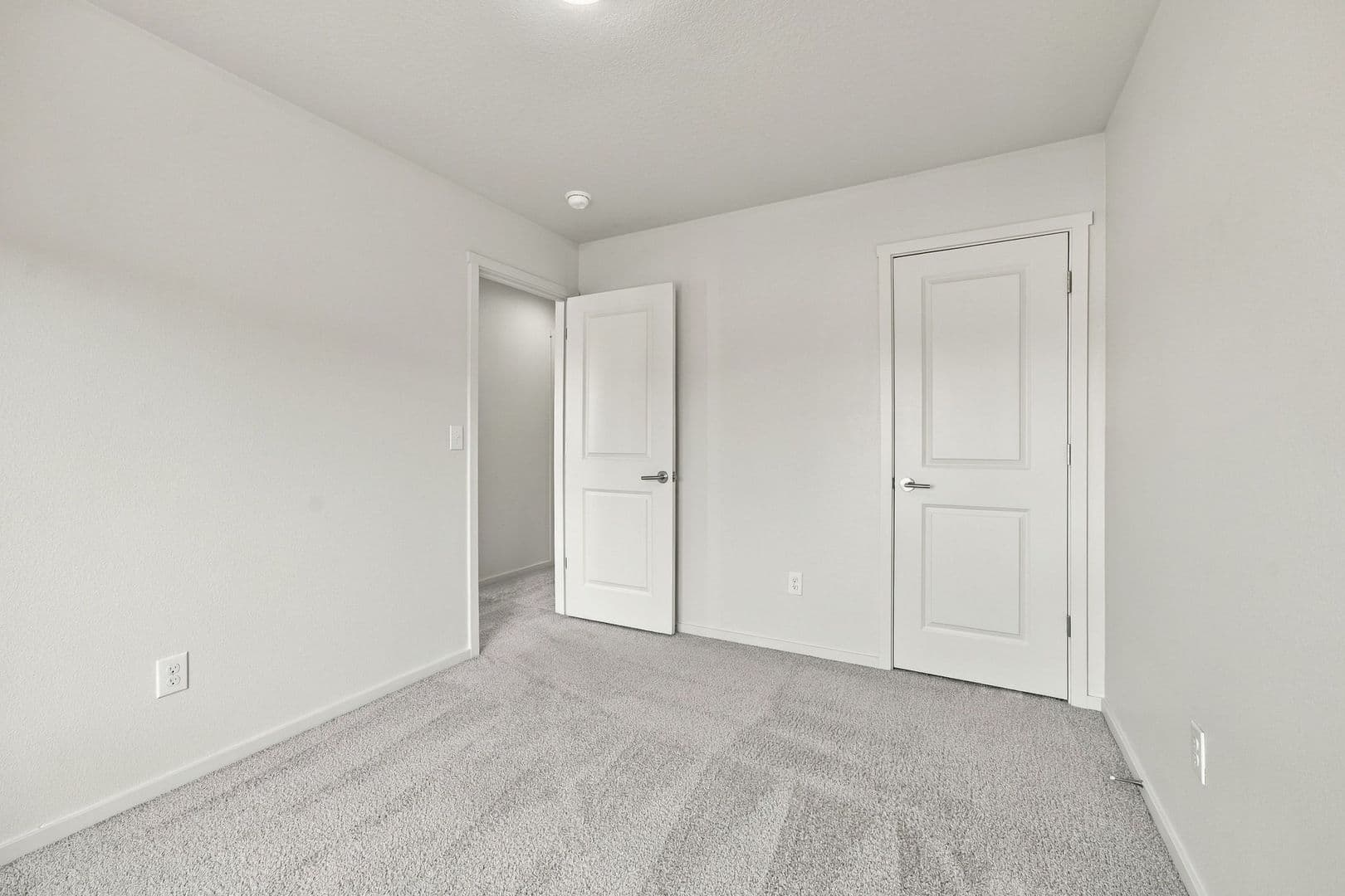 Ridgefield House: 2212 S Chukar Drive