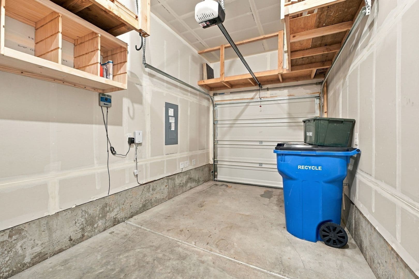 Ridgefield House: 2212 S Chukar Drive