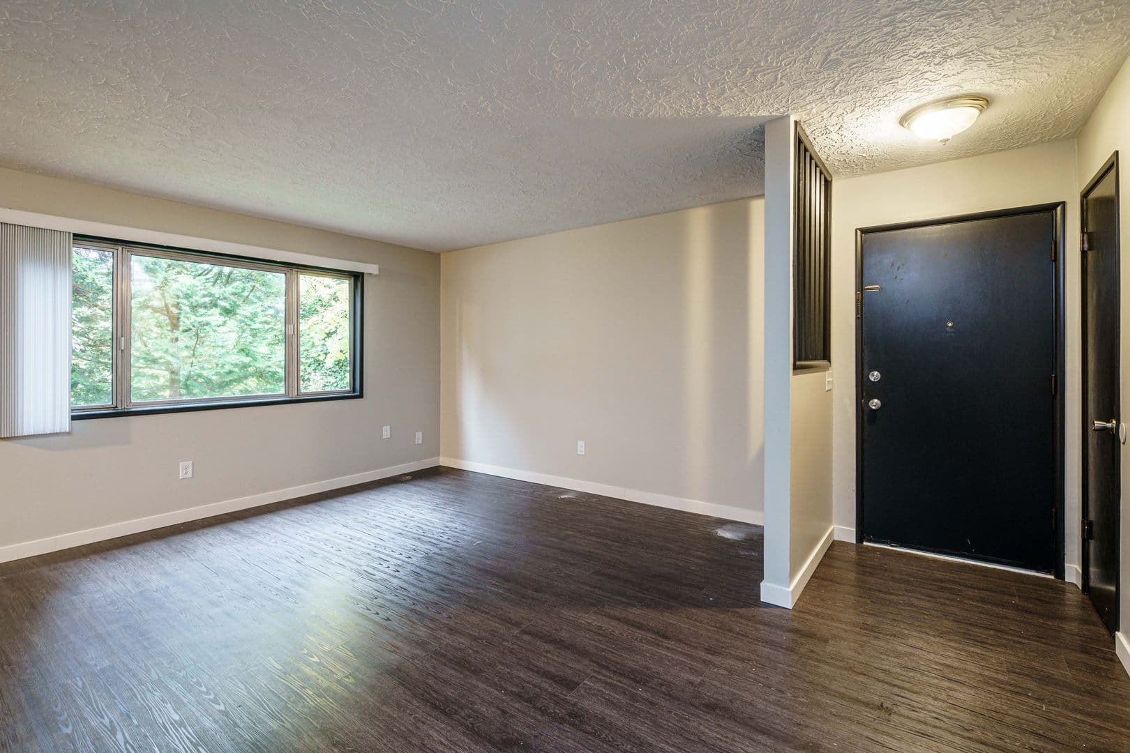 Camas Apartment: E First Avenue