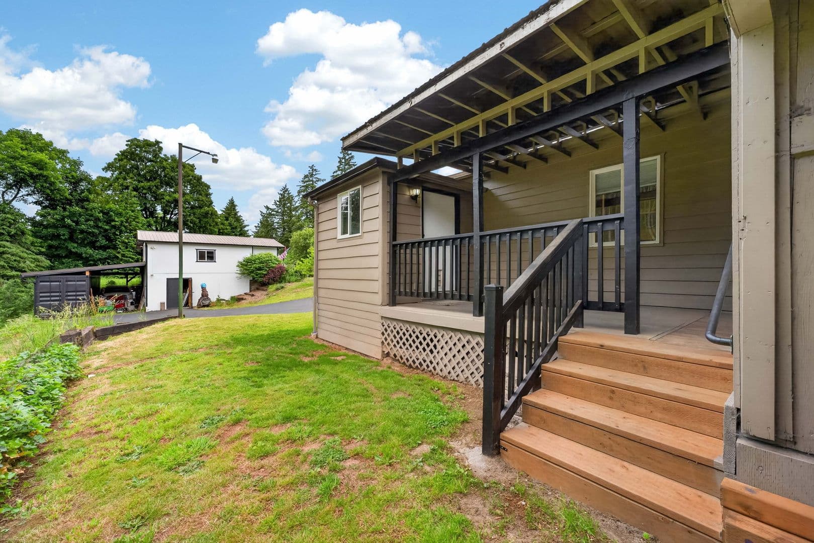 Camas House: 2401 NE Everett Street