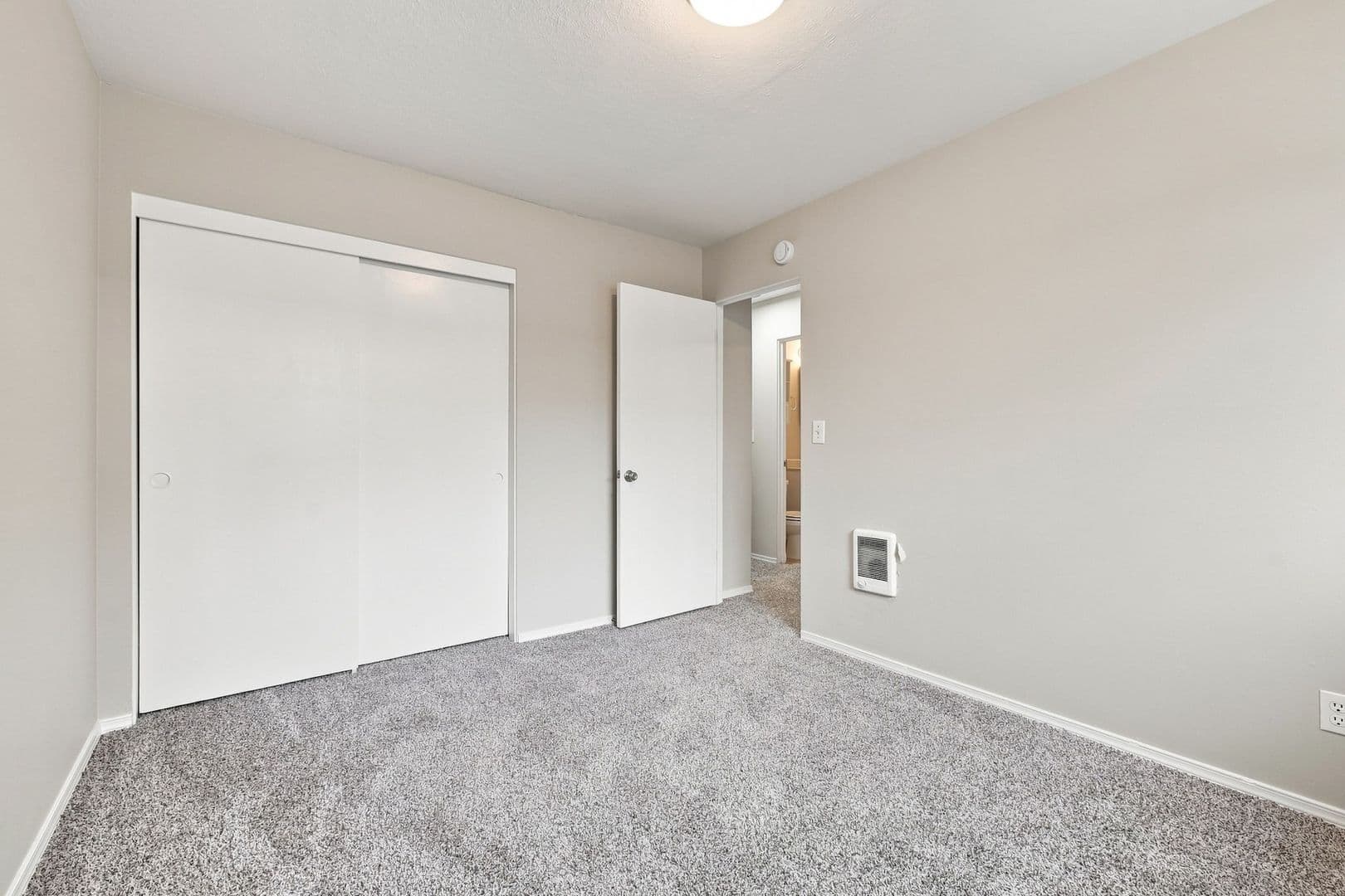 Vancouver Apartment: E 28th Street