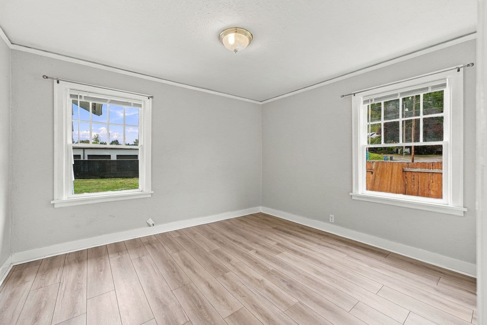 Camas House: 2445 NE 3rd Loop