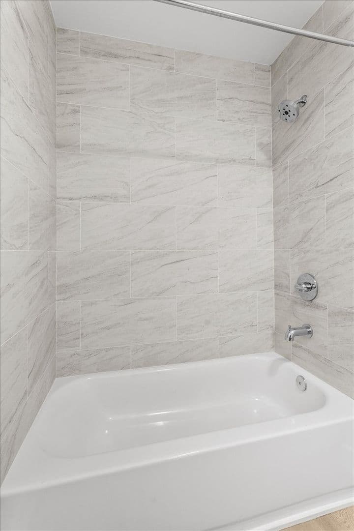 Valley Village Apartment: 5312 Radford Ave