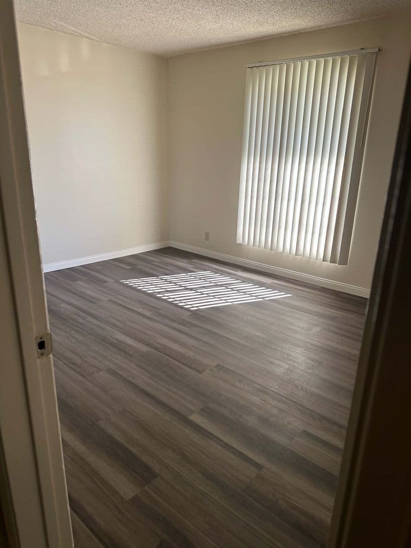 Bellflower Apartment: 15527 Woodruff Ave