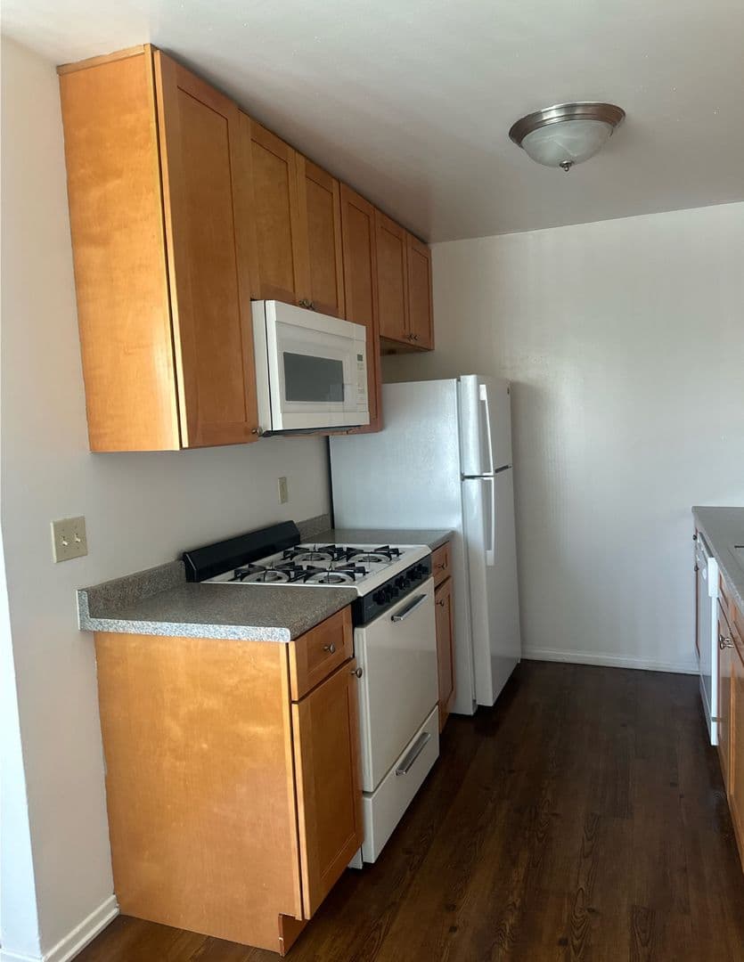 Bellflower Apartment: 15527 Woodruff Ave