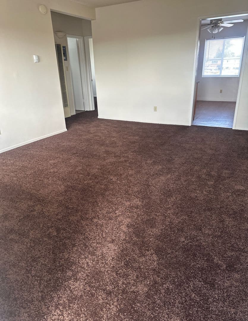 Downey Apartment: 10115 - 10129 Foster Rd