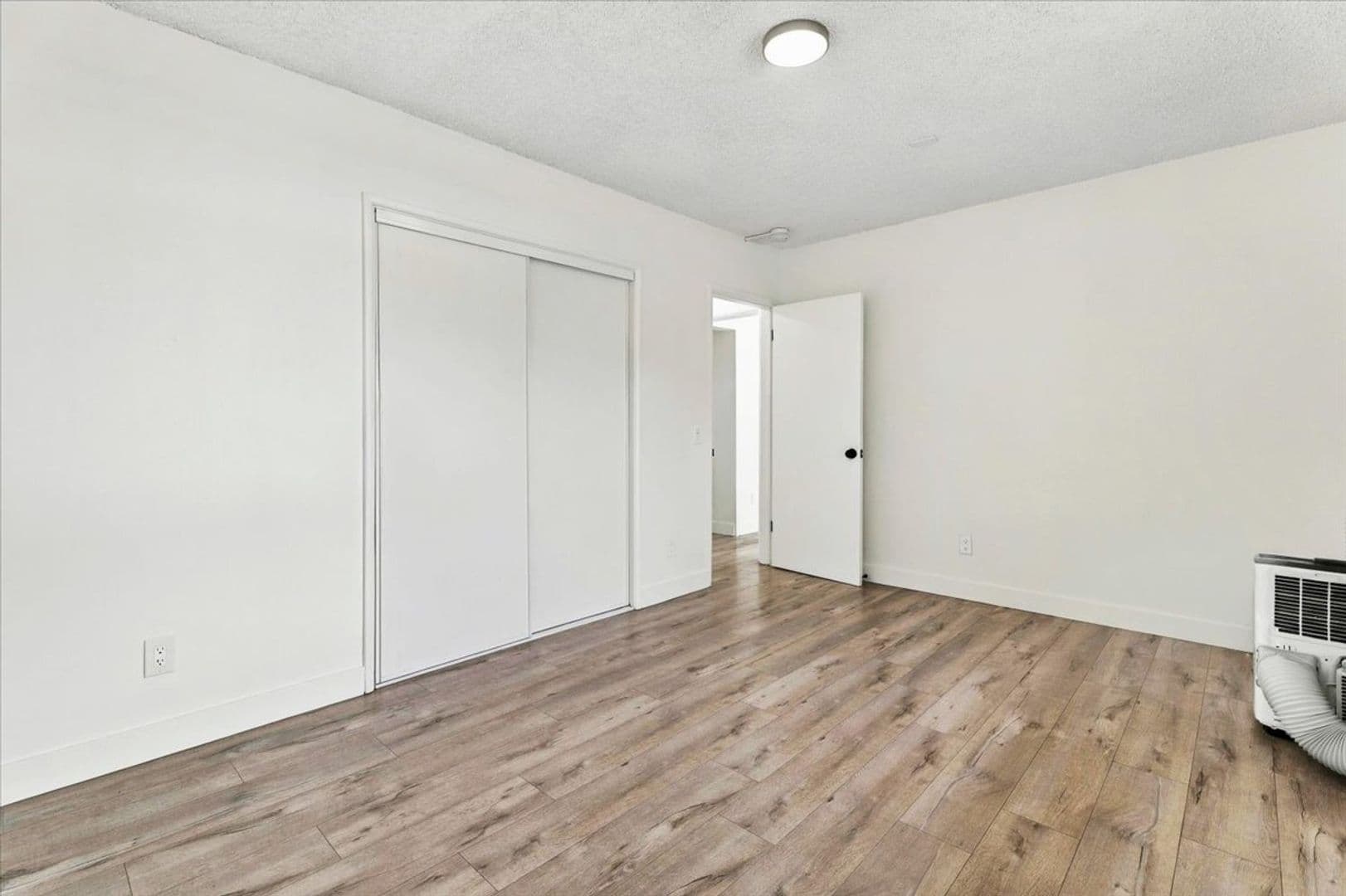 Los Angeles Apartment: 337 S Ave 60