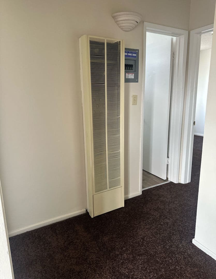 Downey Apartment: 10115 - 10129 Foster Rd